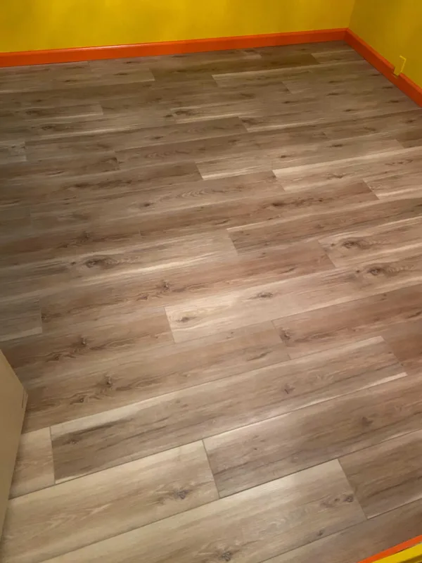 Clickin flooring4